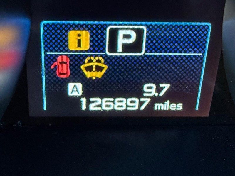 Subaru Legacy Vehicle Image 24