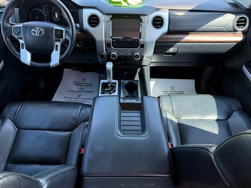 Toyota Tundra 4WD Vehicle Image 12
