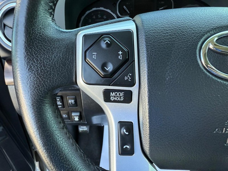 Toyota Tundra 4WD Vehicle Image 14