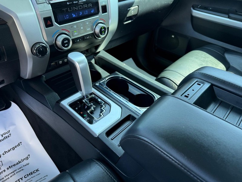 Toyota Tundra 4WD Vehicle Image 21