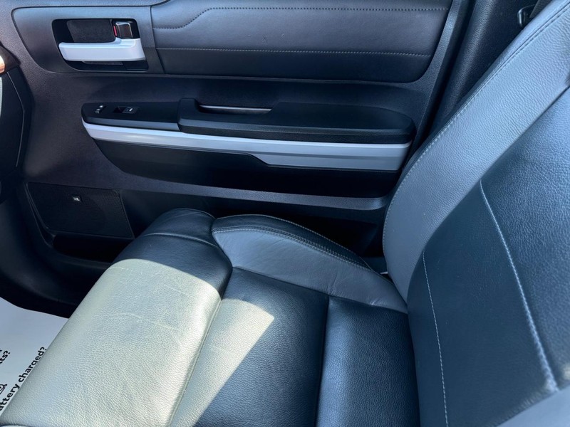 Toyota Tundra 4WD Vehicle Image 22