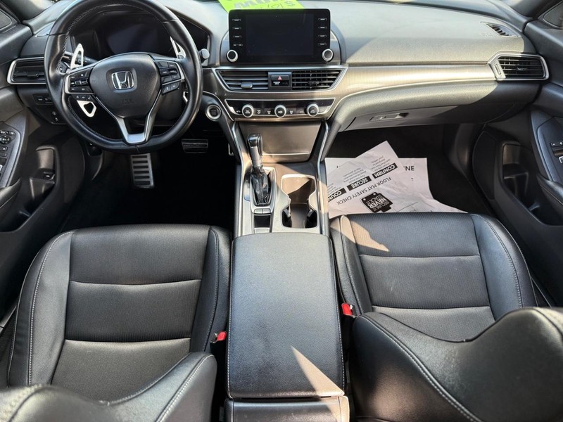 Honda Accord Sedan Vehicle Image 11