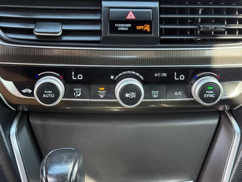 Honda Accord Sedan Vehicle Image 18