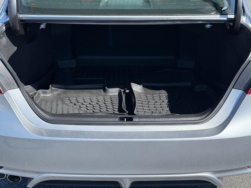 Toyota Camry Hybrid Vehicle Image 07