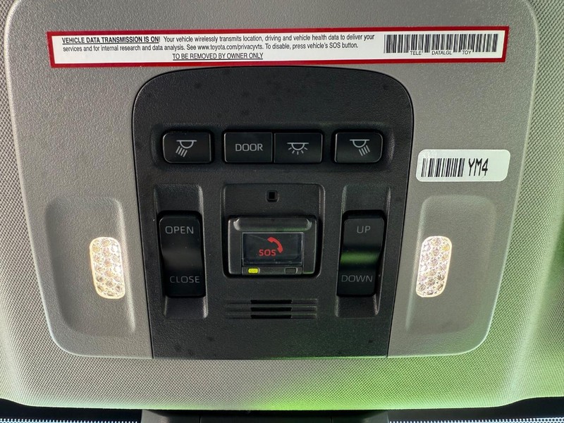 Toyota Camry Hybrid Vehicle Image 23