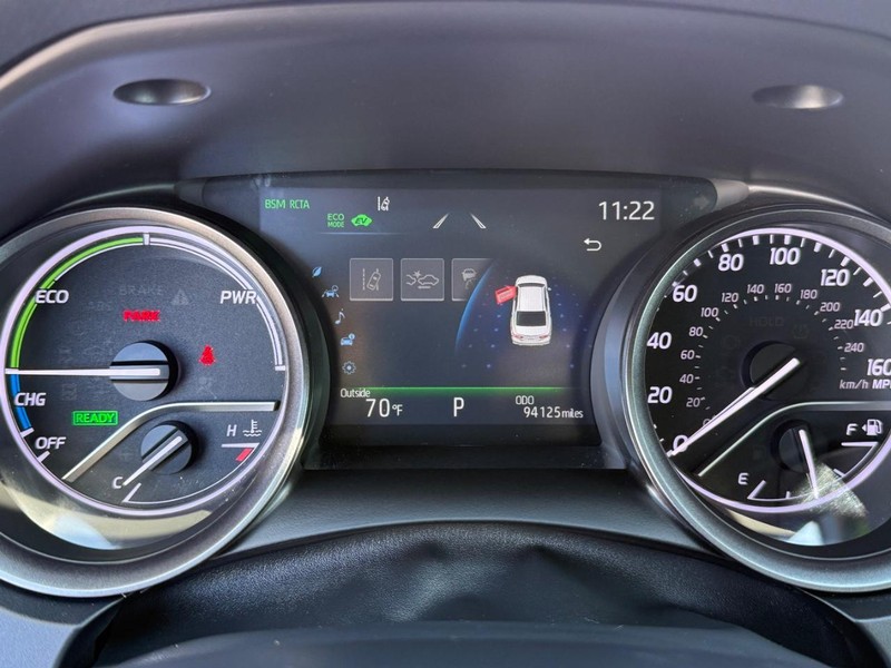 Toyota Camry Hybrid Vehicle Image 24