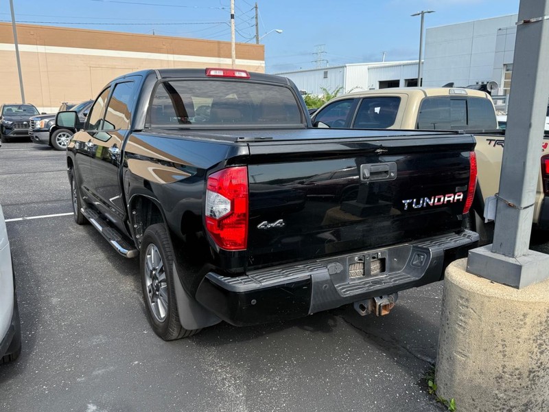 Toyota Tundra 4WD Truck Vehicle Image 03