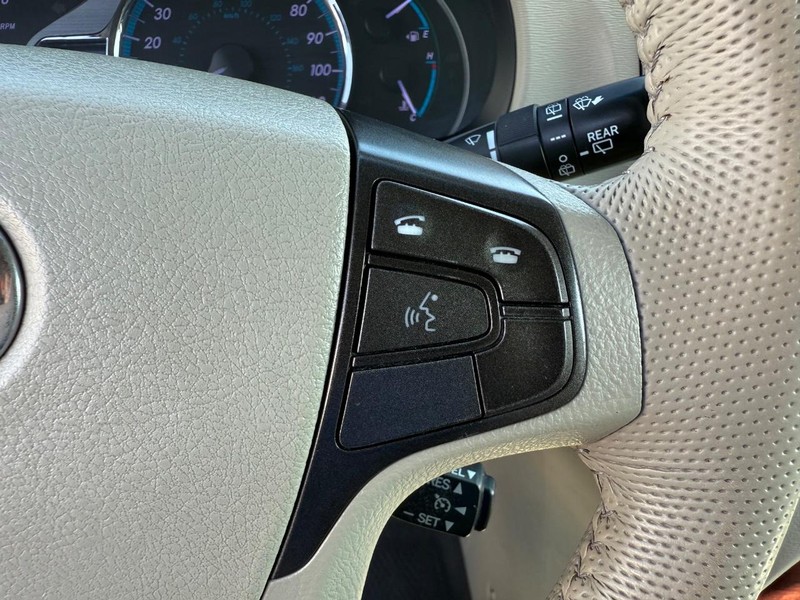 Toyota Sienna Vehicle Image 17