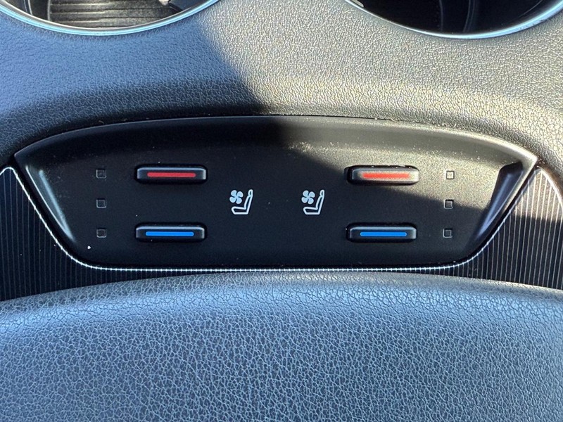 Toyota Venza Vehicle Image 20