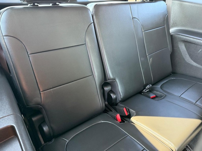 Chevrolet Traverse Vehicle Image 12