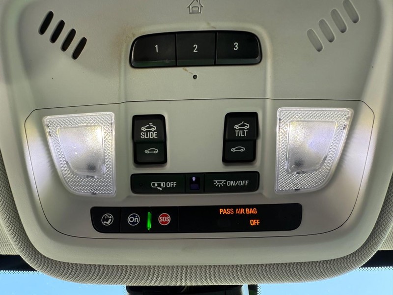 Chevrolet Traverse Vehicle Image 25