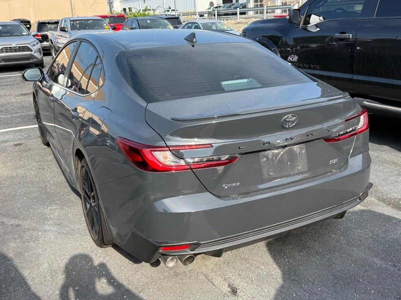 Toyota Camry Vehicle Image 03