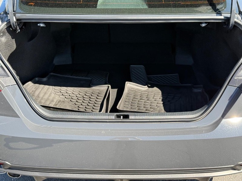Toyota Camry Vehicle Image 07