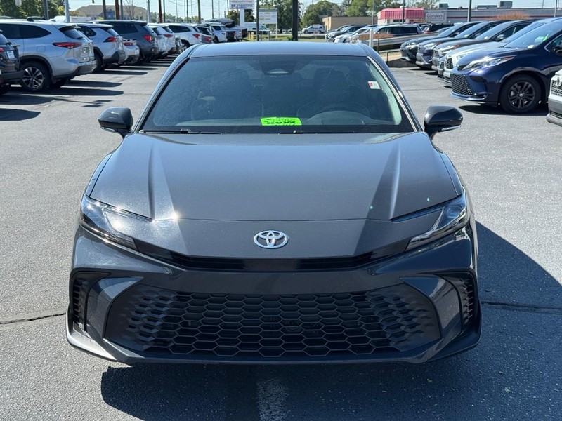 Toyota Camry Vehicle Image 09
