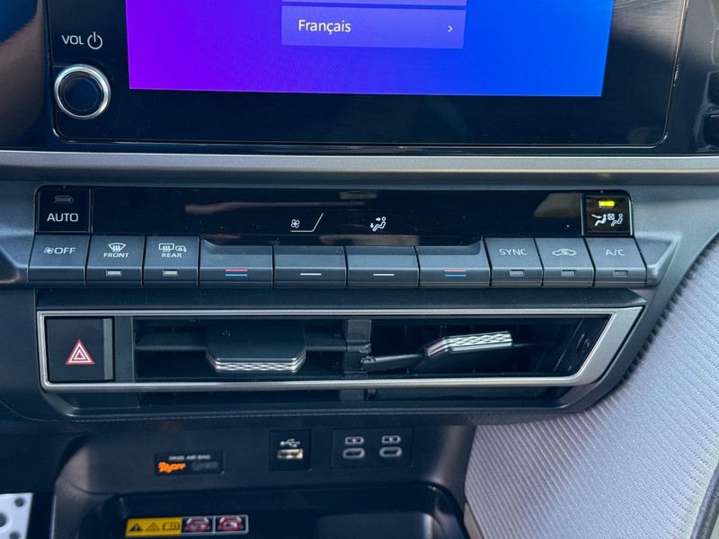 Toyota Camry Vehicle Image 18