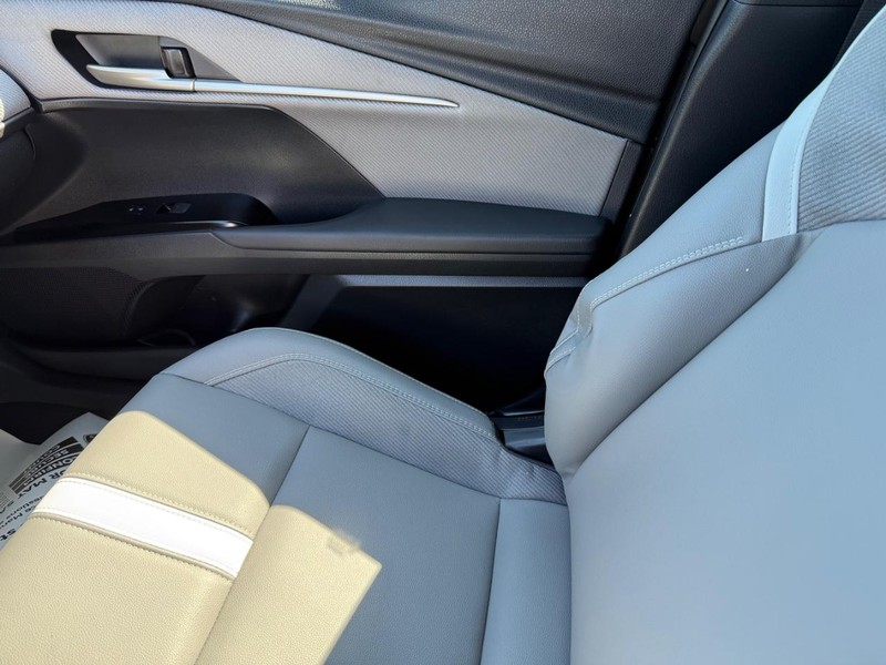 Toyota Camry Vehicle Image 20
