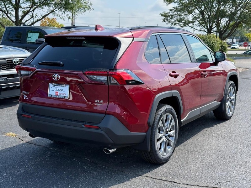 Toyota RAV4 Vehicle Image 03
