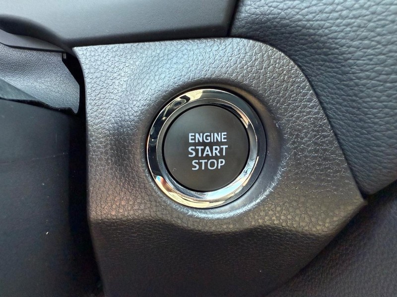 Toyota RAV4 Vehicle Image 10