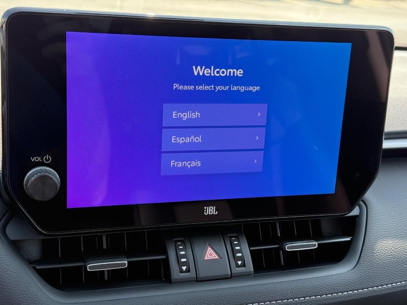 Toyota RAV4 Vehicle Image 12