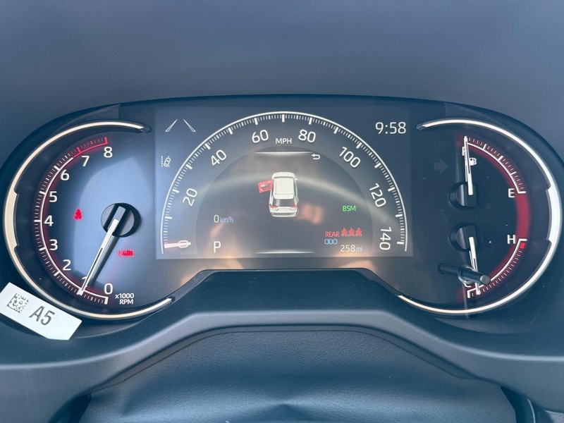 Toyota RAV4 Vehicle Image 18