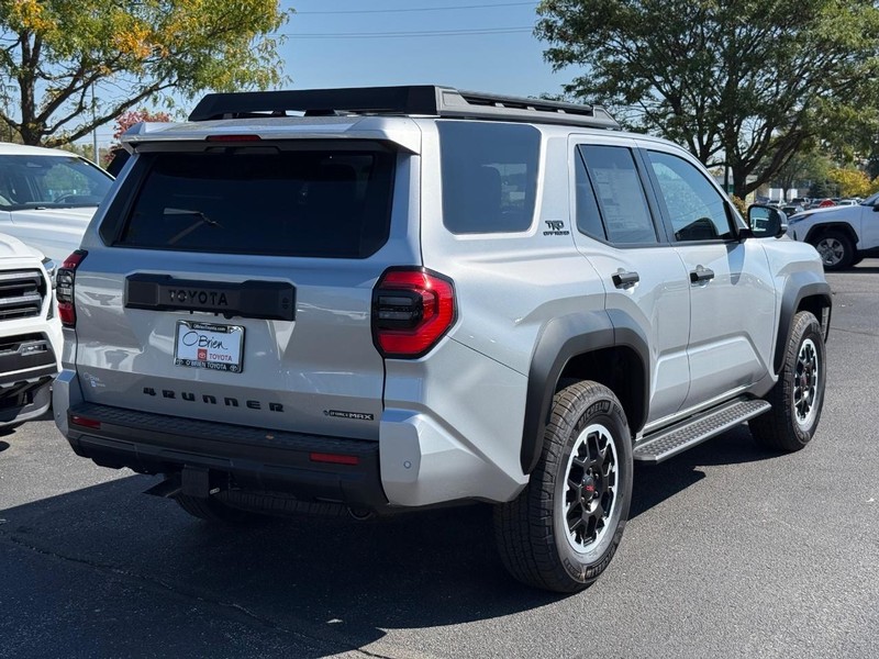 Toyota 4Runner Vehicle Image 03