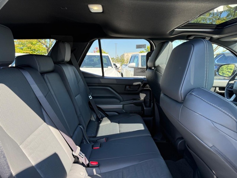 Toyota 4Runner Vehicle Image 04