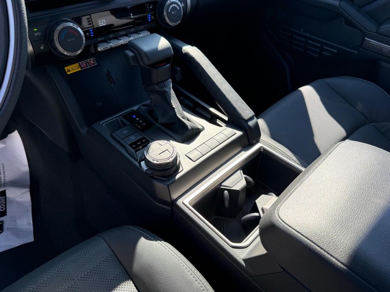 Toyota 4Runner Vehicle Image 15