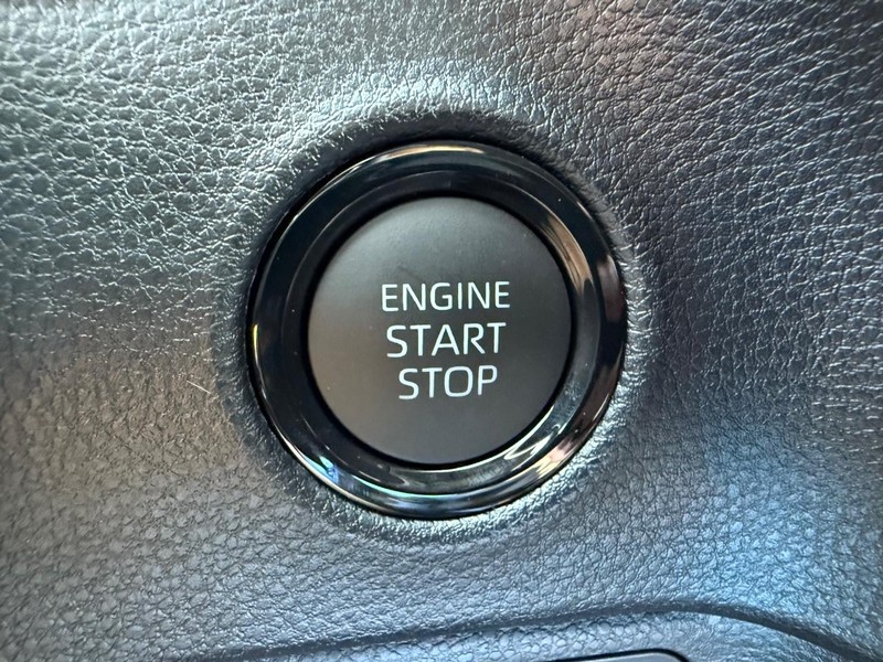 Toyota Tundra 4WD Vehicle Image 09