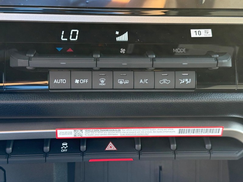 Toyota Tundra 4WD Vehicle Image 12