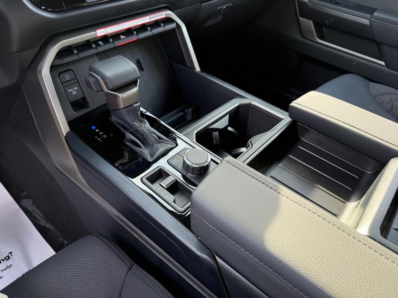 Toyota Tundra 4WD Vehicle Image 13