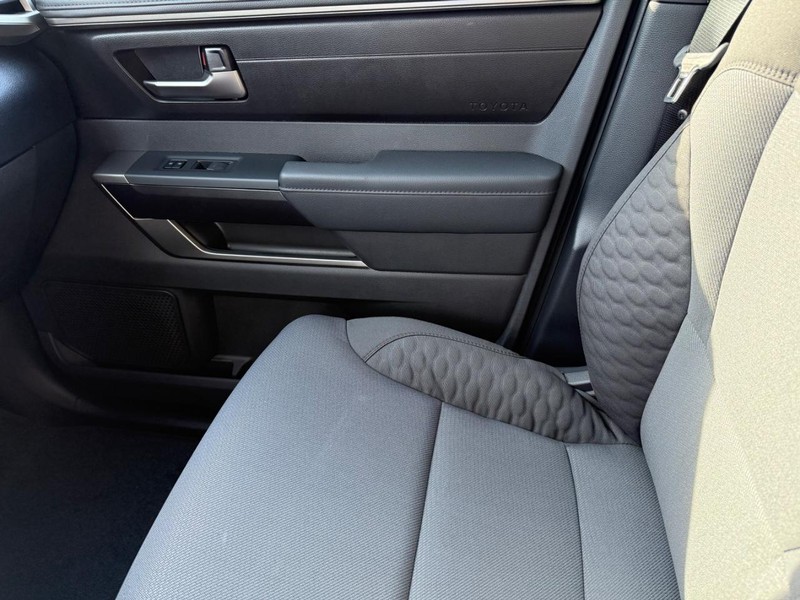 Toyota Tundra 4WD Vehicle Image 14