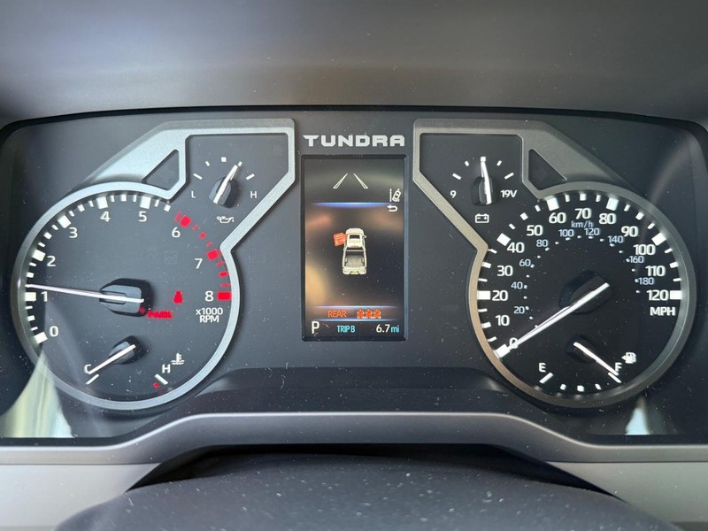 Toyota Tundra 4WD Vehicle Image 15