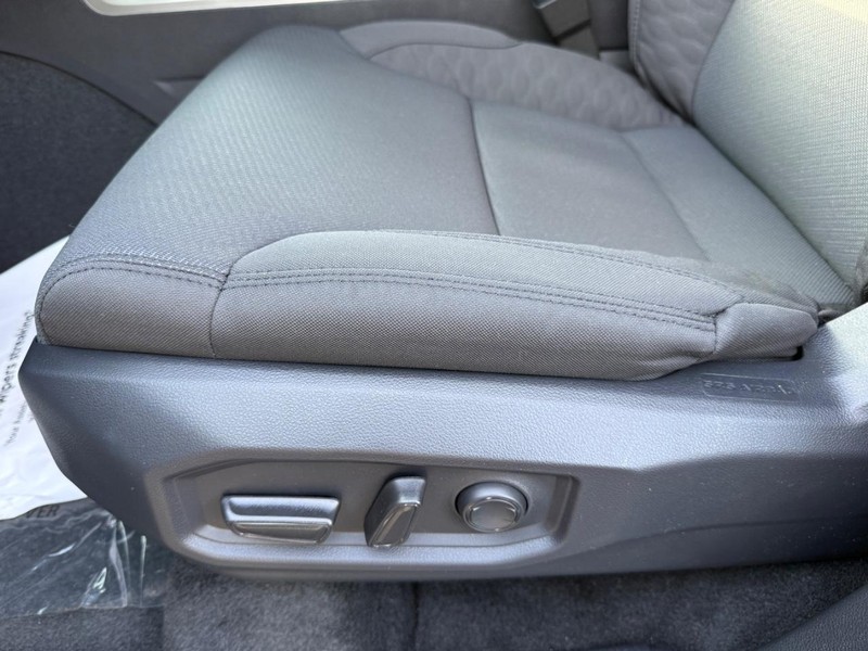 Toyota Tundra 4WD Vehicle Image 18