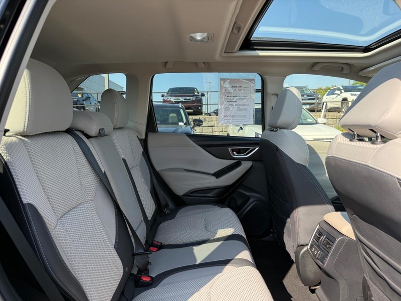 Subaru Forester Vehicle Image 11
