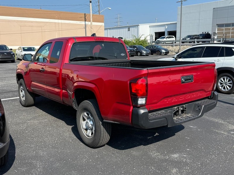 Toyota Tacoma 2WD Vehicle Image 04