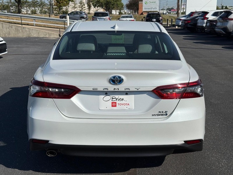 Toyota Camry Hybrid Vehicle Image 04