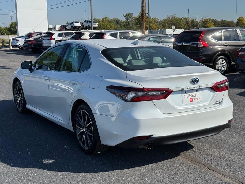 Toyota Camry Hybrid Vehicle Image 05