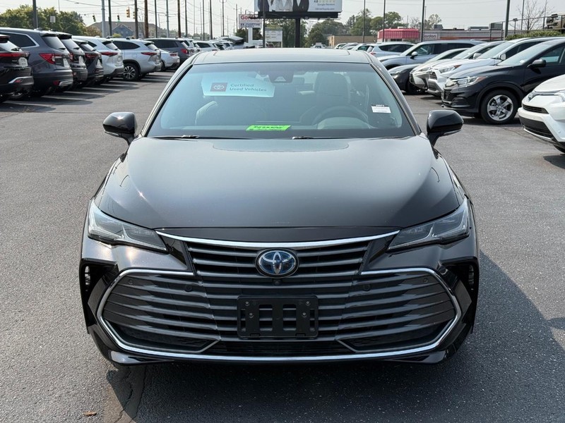 Toyota Avalon Hybrid Vehicle Image 09