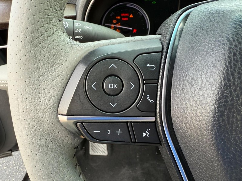 Toyota Avalon Hybrid Vehicle Image 14