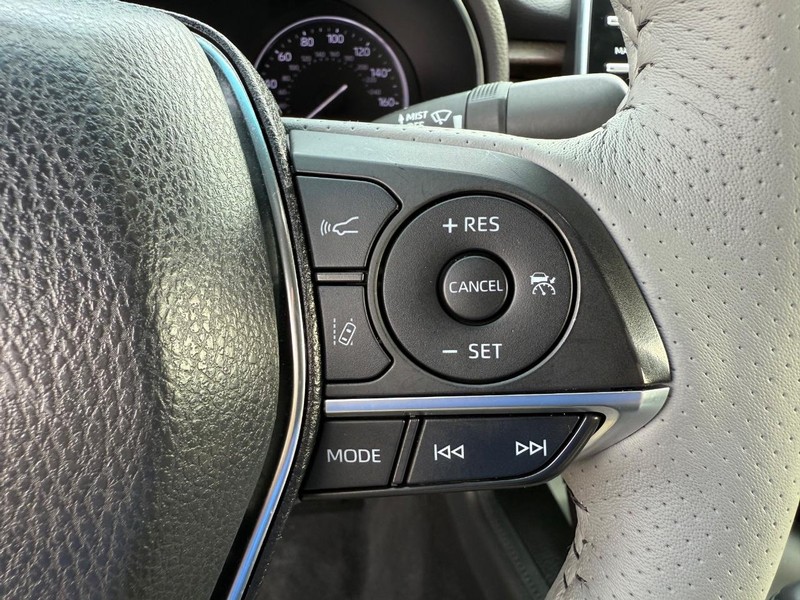 Toyota Avalon Hybrid Vehicle Image 15