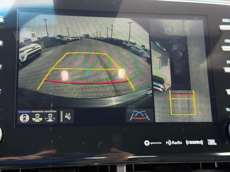 Toyota Avalon Hybrid Vehicle Image 19