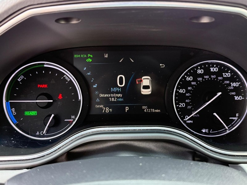 Toyota Avalon Hybrid Vehicle Image 24