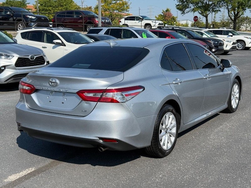 Toyota Camry Vehicle Image 03