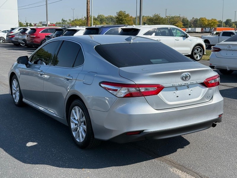 Toyota Camry Vehicle Image 05