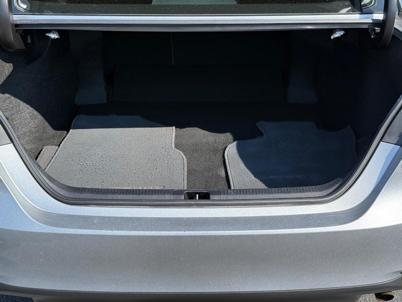 Toyota Camry Vehicle Image 07