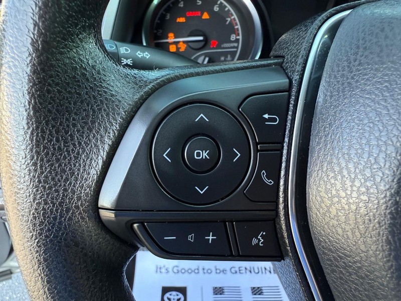 Toyota Camry Vehicle Image 13