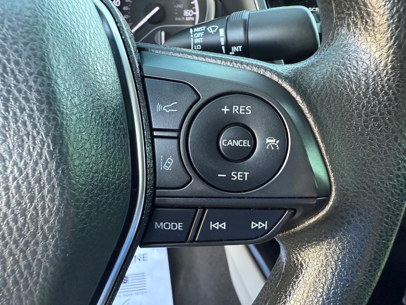 Toyota Camry Vehicle Image 14