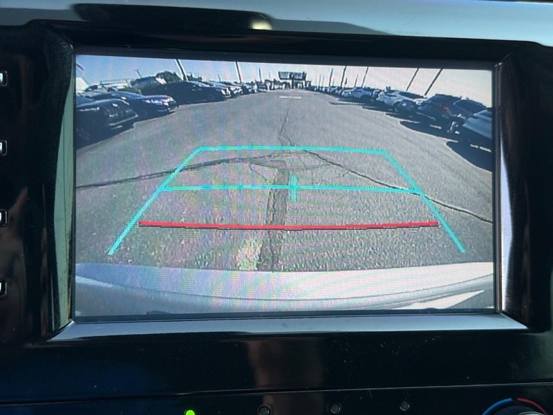 Toyota Camry Vehicle Image 16
