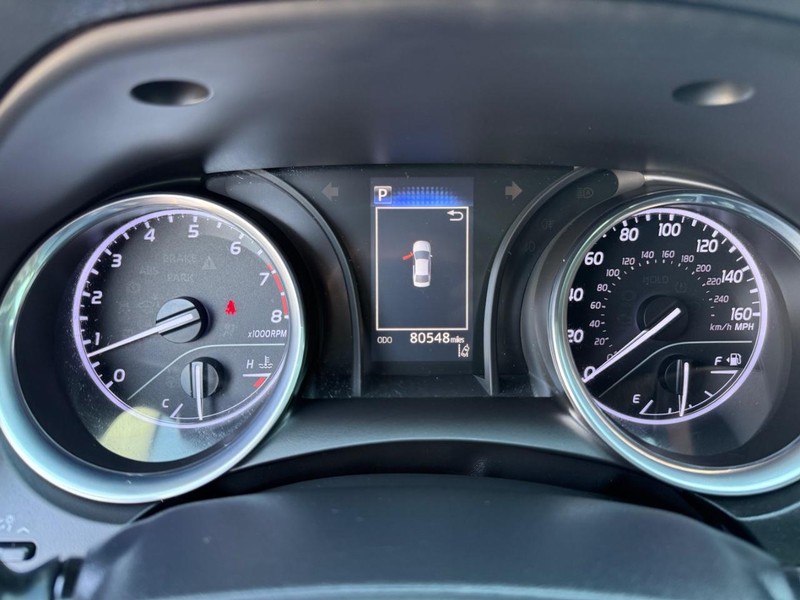 Toyota Camry Vehicle Image 19