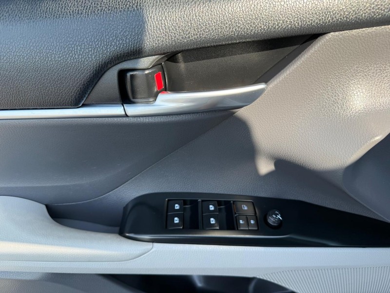 Toyota Camry Vehicle Image 21